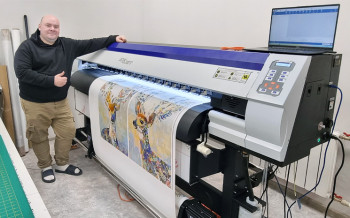 Рулонный УФ-принтер Ark-Jet UV 1802 в московской РПК «Печатная Лавка»