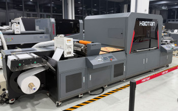 Haotian HTS330-6C Flexo HF для печати, лакирования и тиснения фольгой на заводе во время приемки российским покупателем