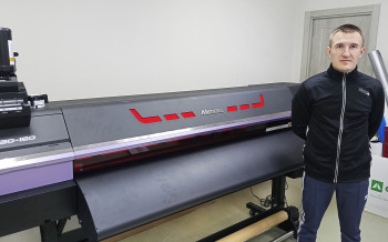 Mimaki UCJV330 в типографии «Руссервис»