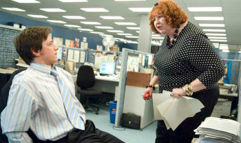 Персонаж Лорны Скотт — как наглядный пример токсичного руководителя. Кадр из фильма "Особо опасен"
