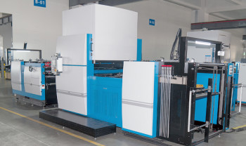 Холодный ламинатор Tiancen в демо-центре производителя в Китае