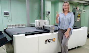 Режущий плоттер iEcho PK-1209 Pro Max на производстве компании “УспехУпак”