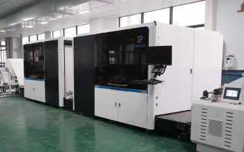 Струйная машина Yintech DPM880 позволяет печатать книги на рулонах шириной до 880 мм